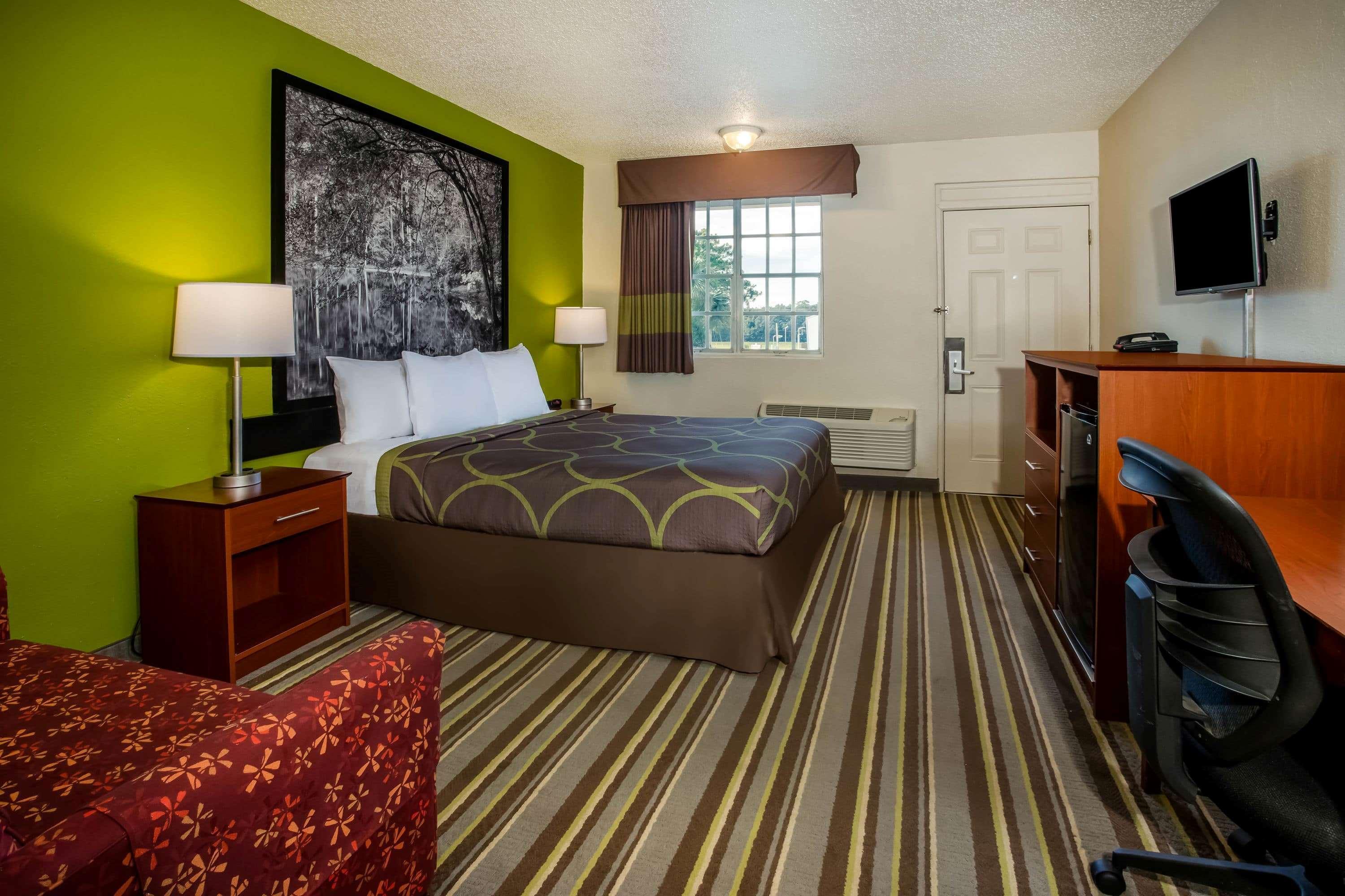 Super 8 By Wyndham Lake Stadt Exterior foto